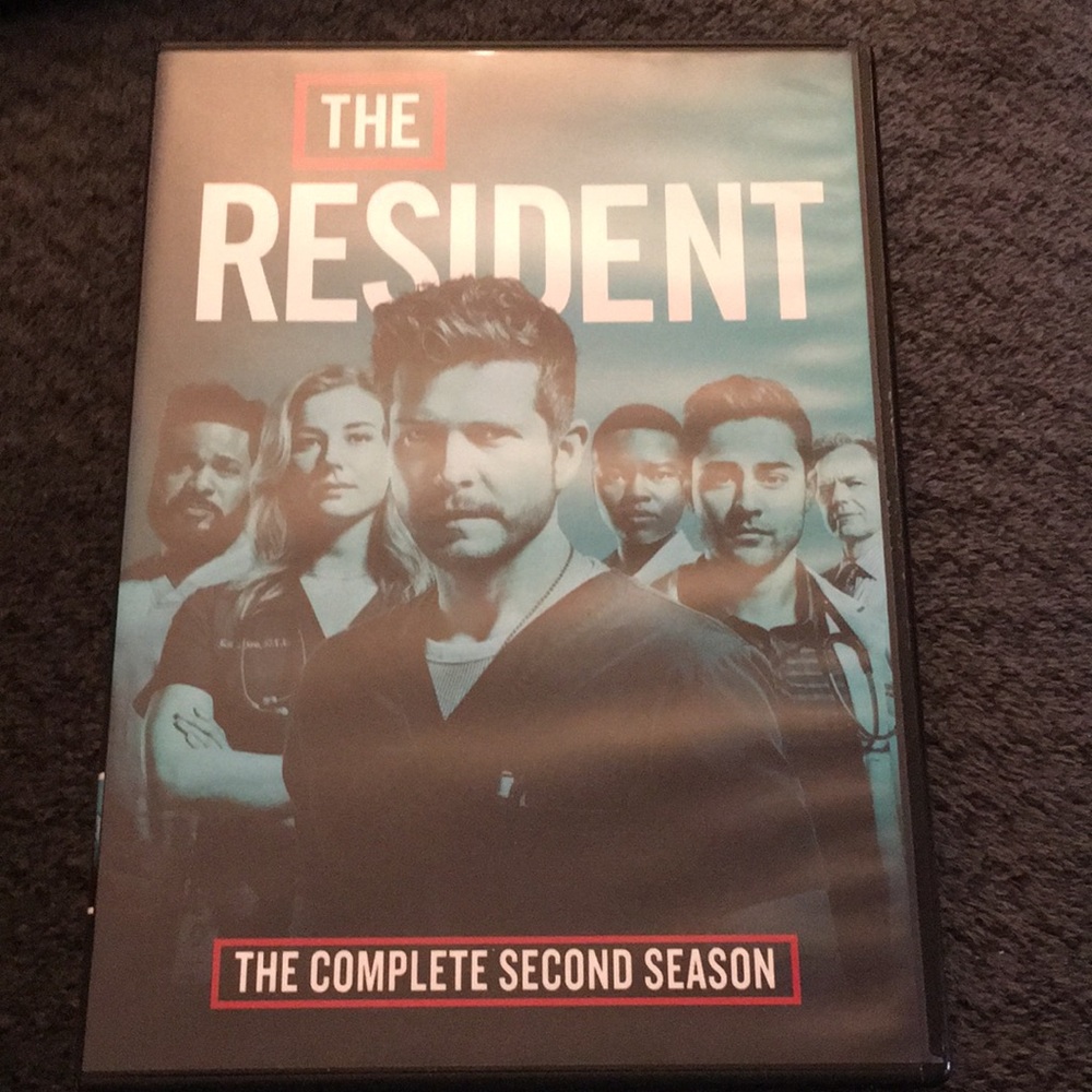 Complete Season 2 of The Resident